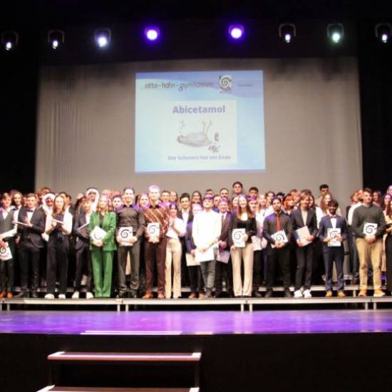 83 Abiturientinnen und Abiturienten am Otto-Hahn-Gymnasium